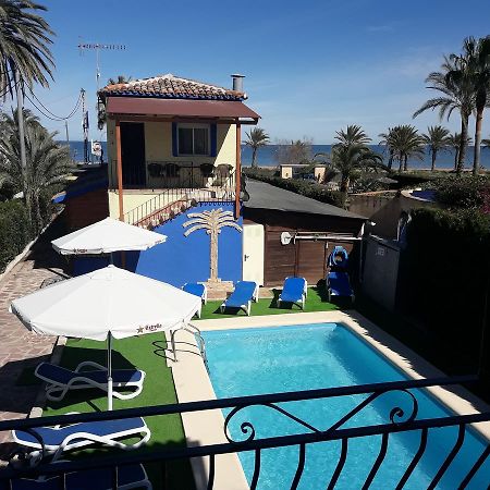 Hostal Oasis Denia Exteriör bild