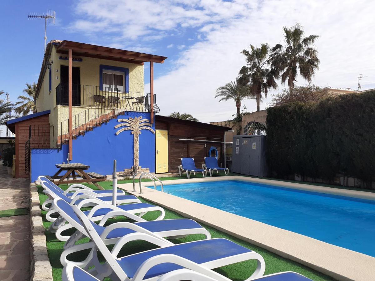 Hostal Oasis Denia Exteriör bild