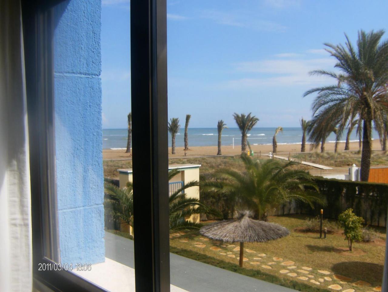 Hostal Oasis Denia Exteriör bild